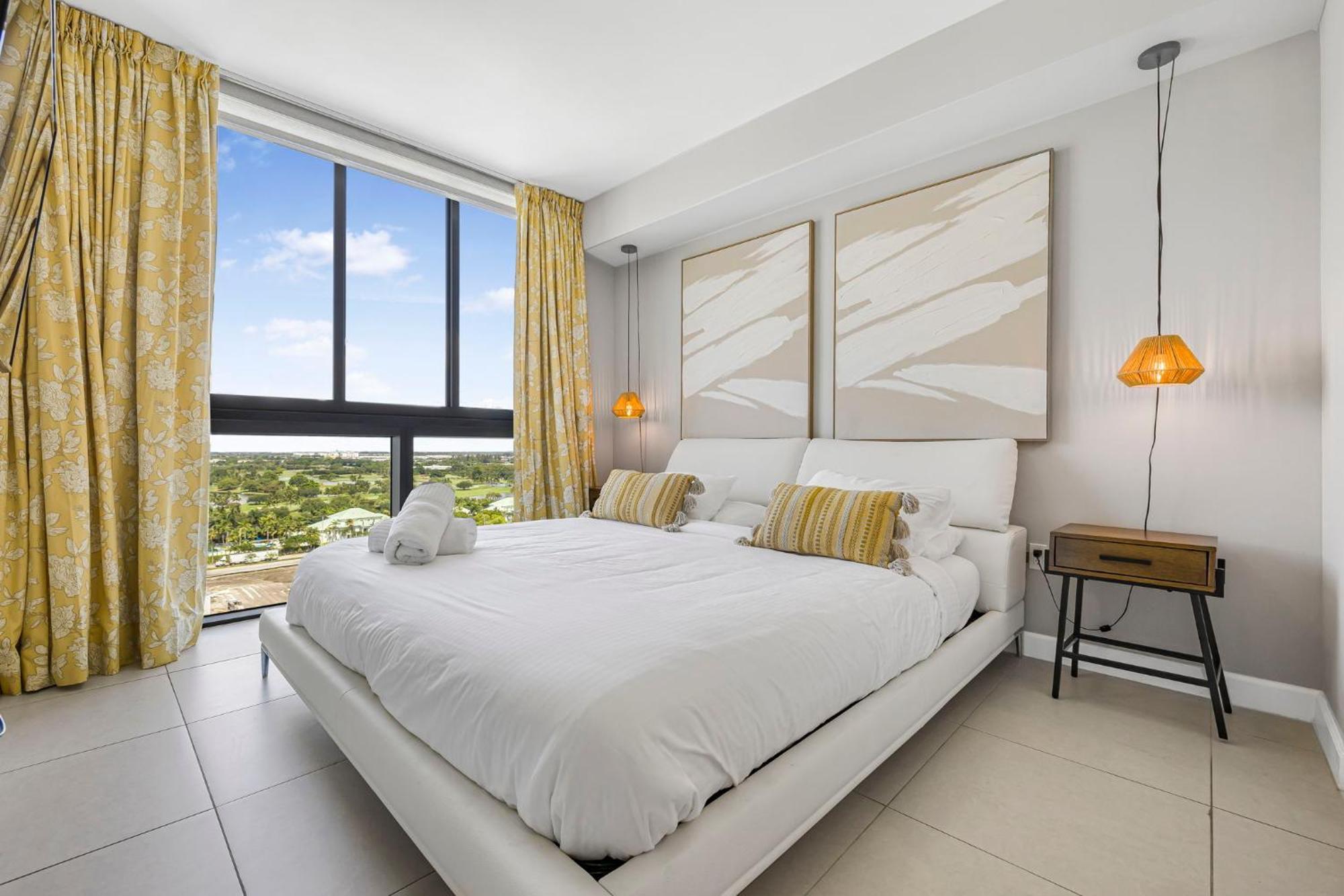 Modern Hotel With Pool & Gym In Prime Doral Location Miami