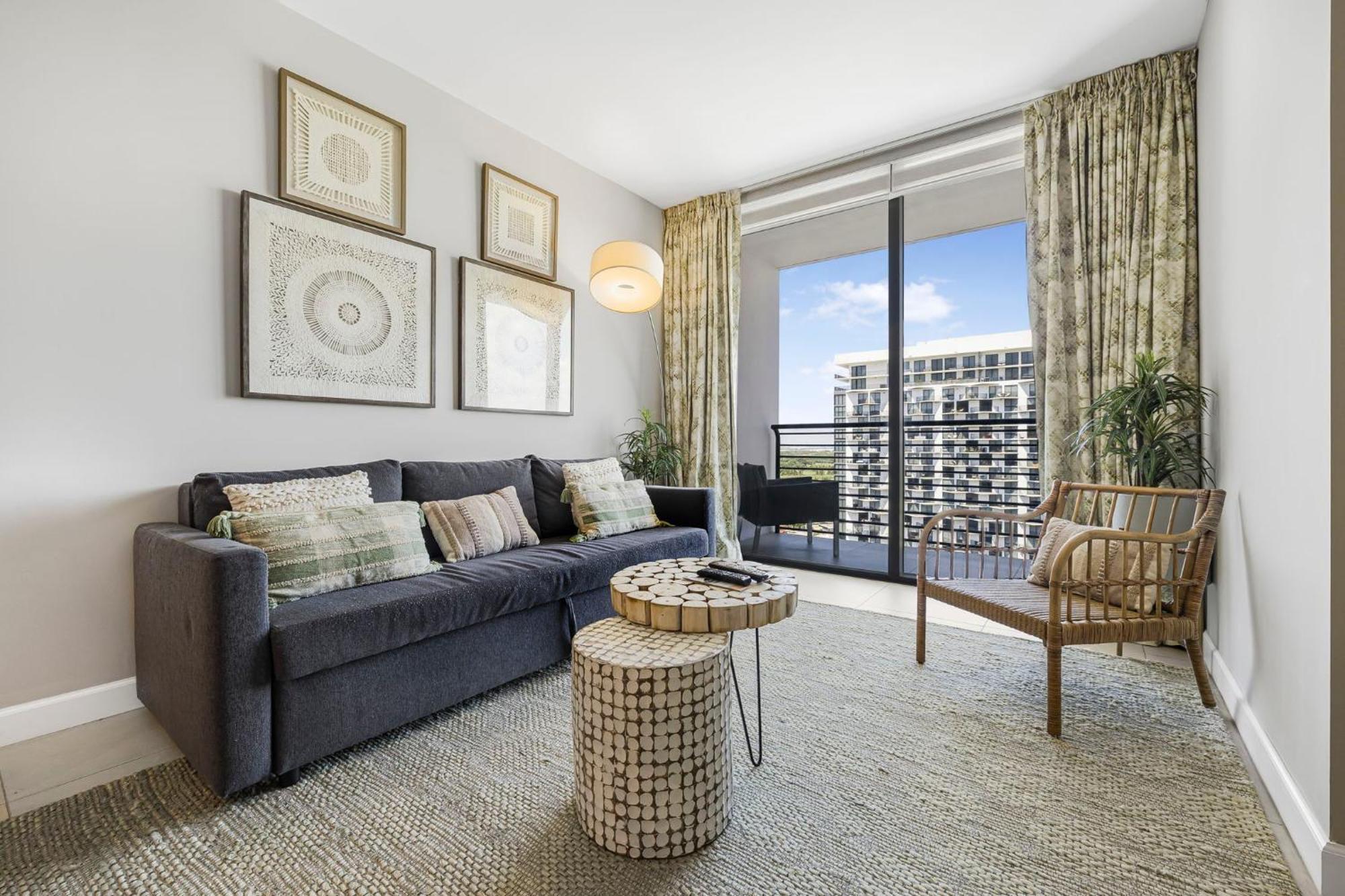 Modern Hotel With Pool & Gym In Prime Doral Location