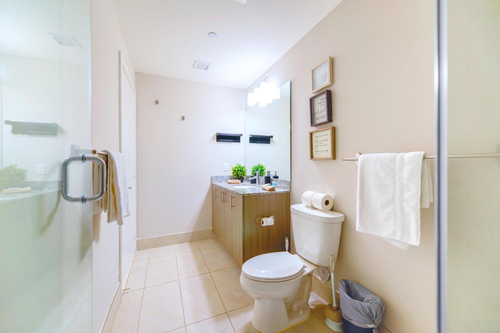Modern Hotel With Pool & Gym In Prime Doral Location *