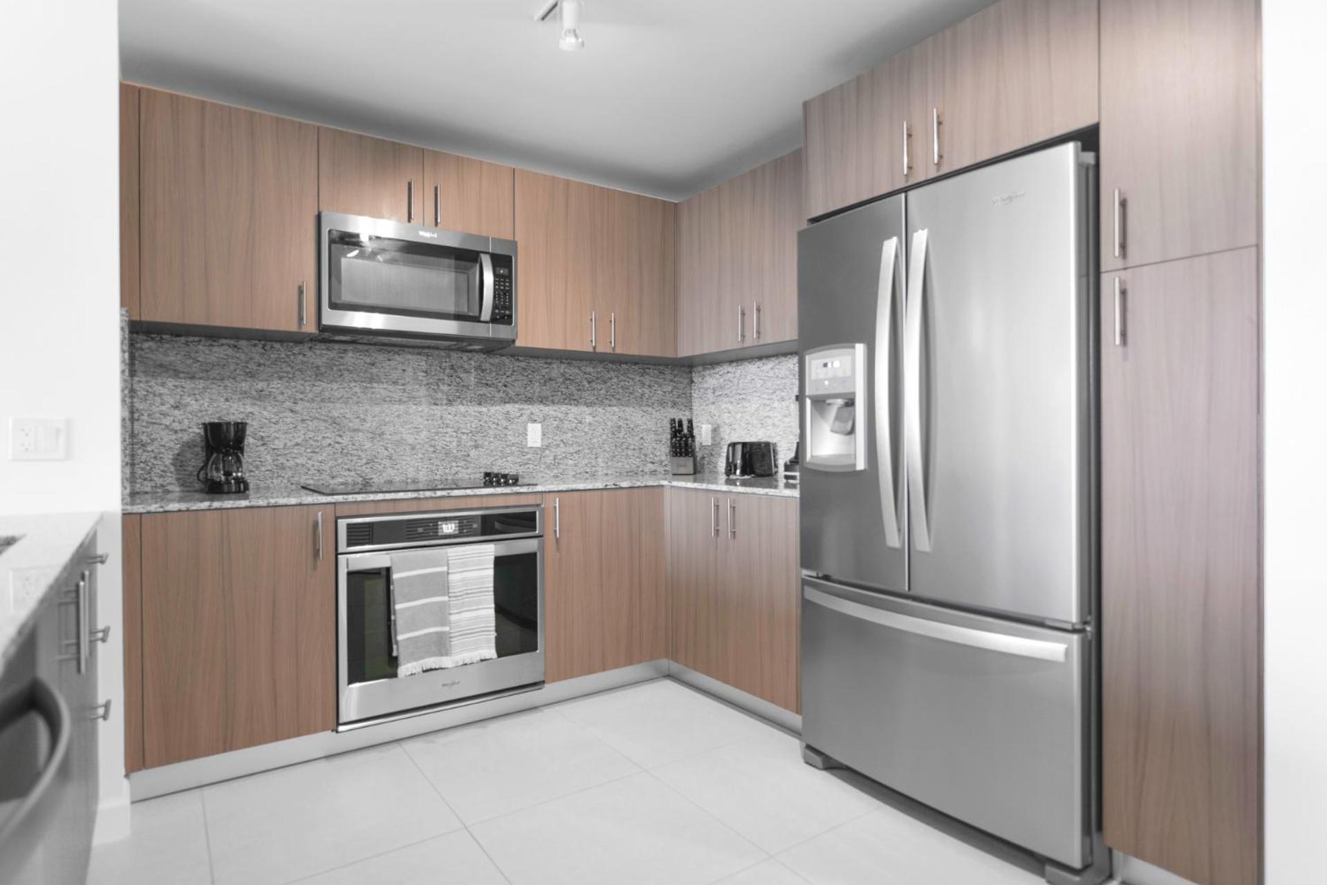 Modern Hotel With Pool & Gym In Prime Doral Location