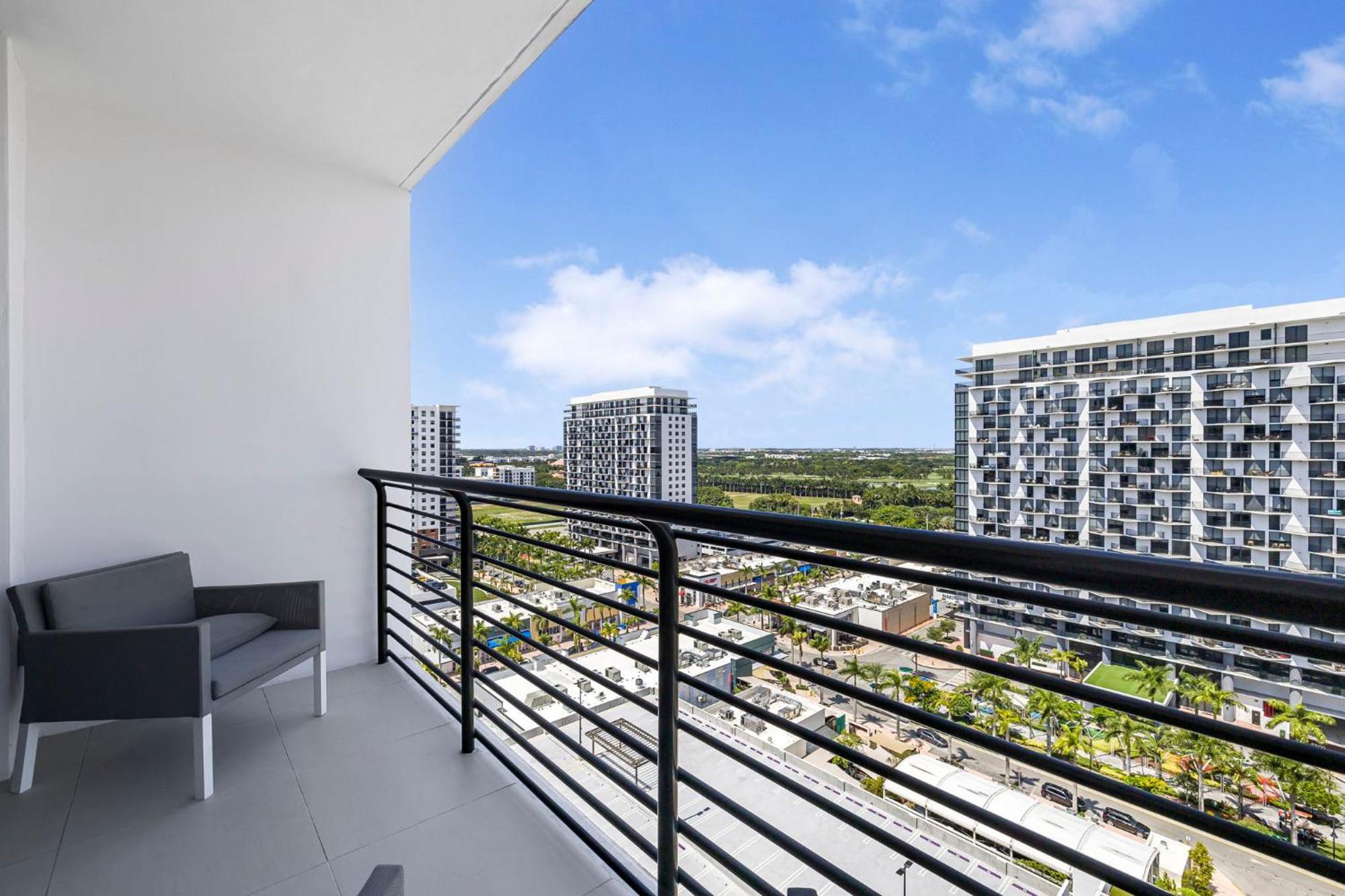 Modern Hotel With Pool & Gym In Prime Doral Location * Miami